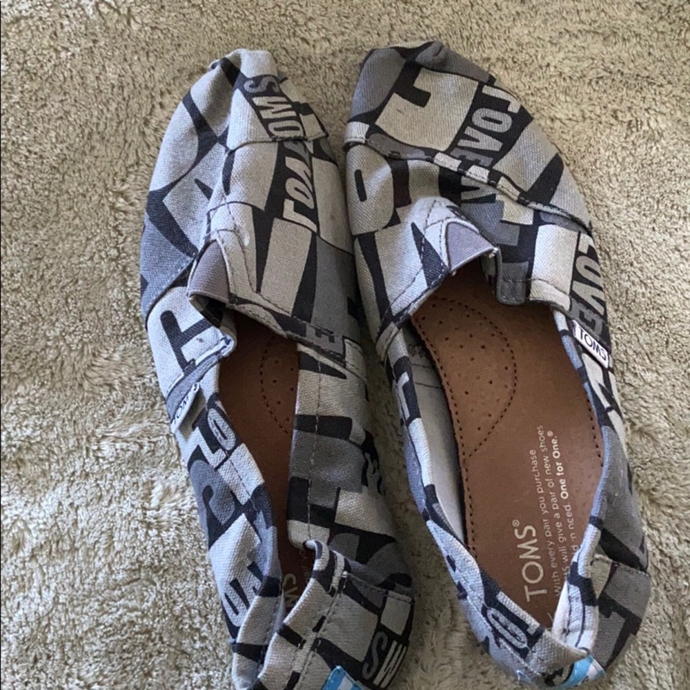 NWOT Toms “Love” shoes